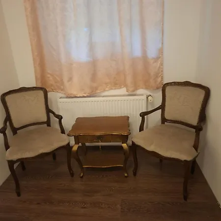 Pap Tanya Vendeghaz Lägenhet *